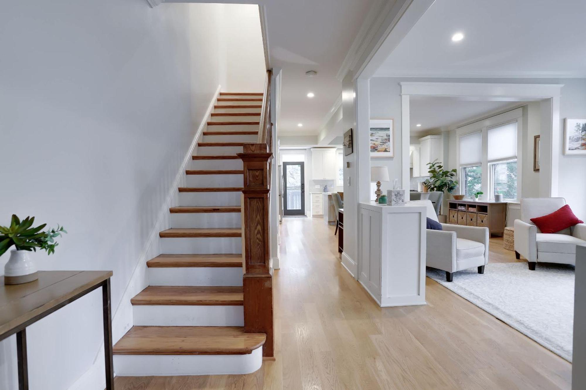 Sojourn's Capitol Hill Charmer Superb For Families Holiday home